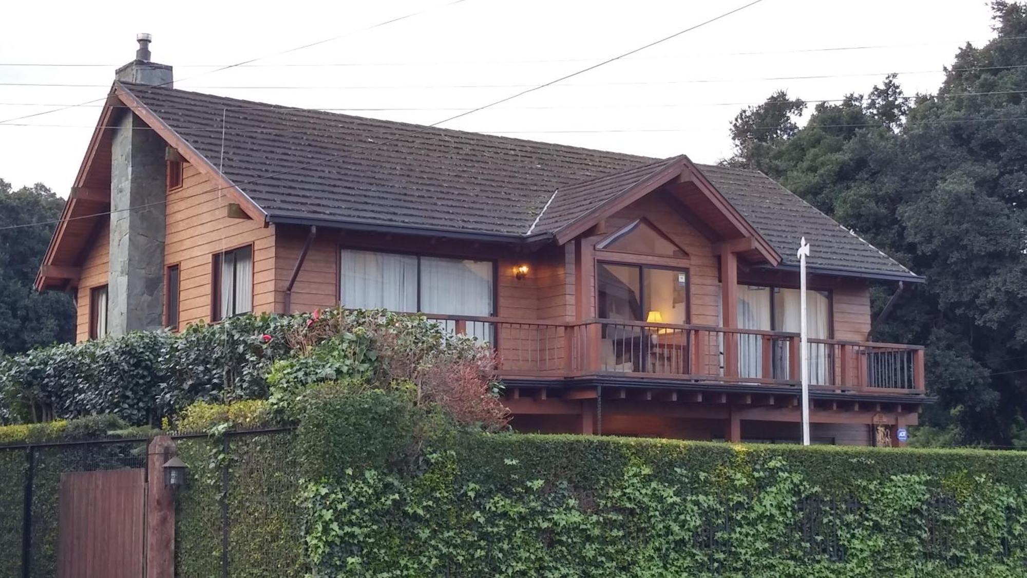 Frontera Pucon Hostel B&B Екстер'єр фото